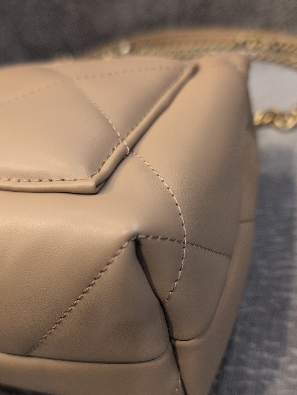 Quince Women's Italian Leather Diamond Quilted Shoulder Bag - Picture 10 of 14